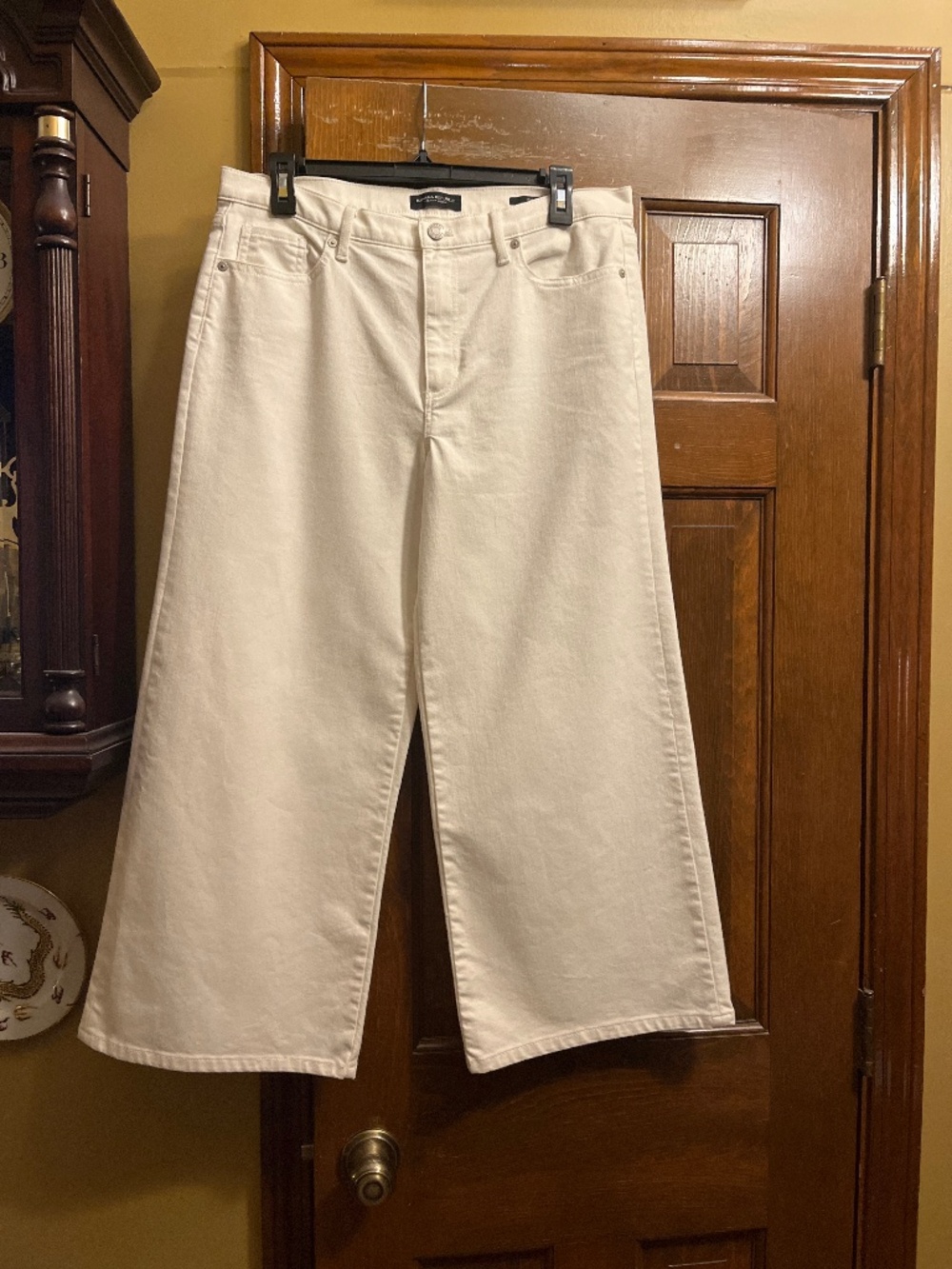 Cream Color High Waist Cropped Jeans.  Sz. 8